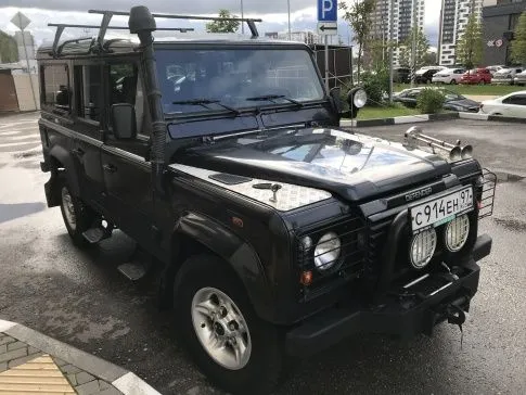 Land Rover Defender 110